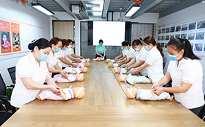女性如何考育嬰師證呢？育嬰師證考取需要什么條件？