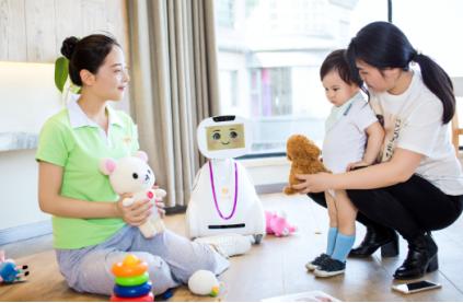 “三孩時代”火了育兒嫂，優(yōu)秀育嬰師月薪上萬供不應求！ 