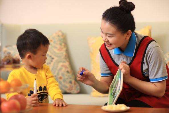 家庭早教師專業(yè)怎么樣？育嬰師可以做早教師嗎?