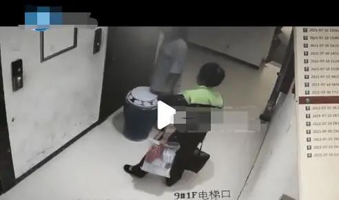河南1業(yè)主23萬手鐲被保潔撿走索要2萬？家政服務(wù)規(guī)范化重在眼前！