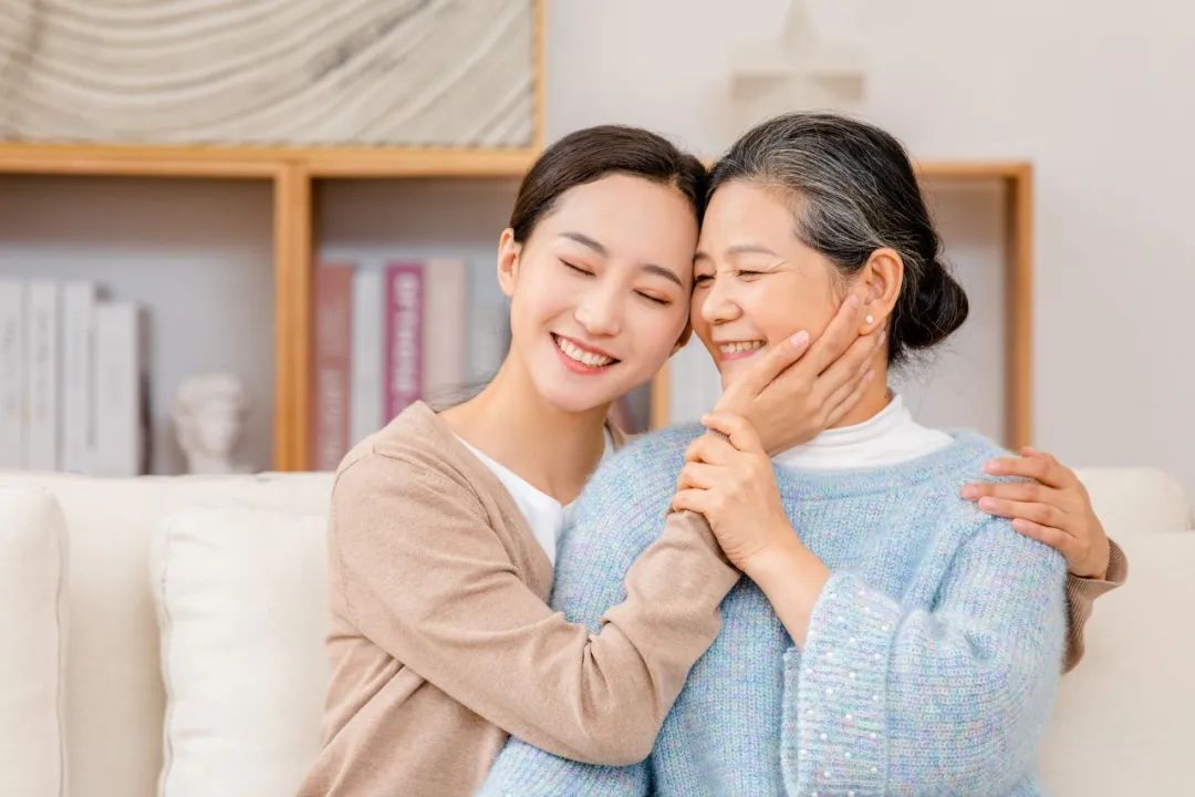 失眠危害大，養(yǎng)老護(hù)理員如何讓老人睡個(gè)好覺？