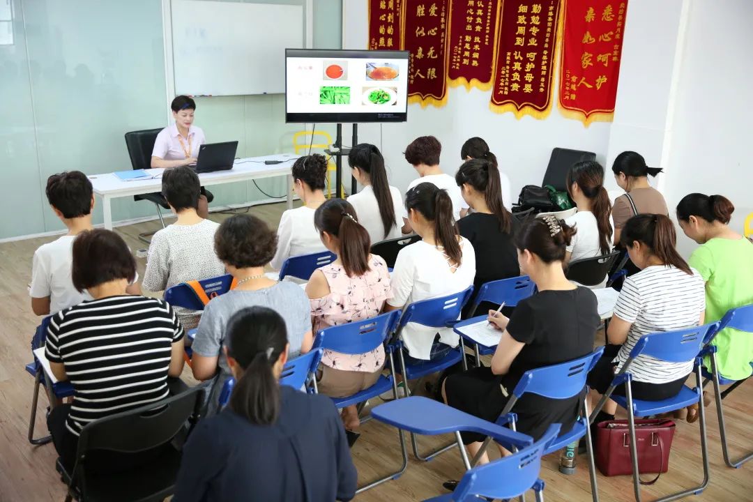 新人創(chuàng)業(yè)開家政公司，想賺錢必須注意這4件事！