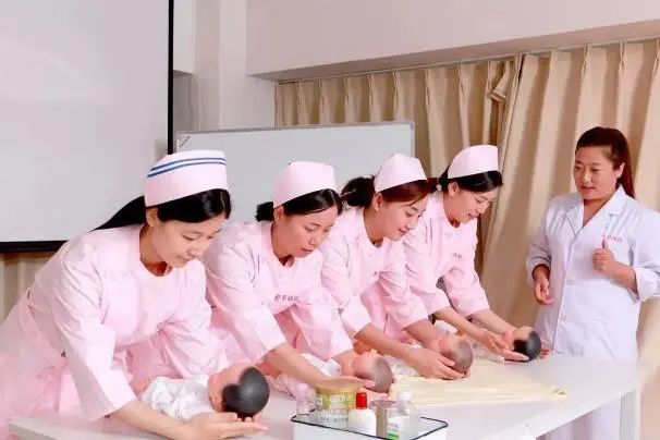 網(wǎng)上怎么開家政公司？做好這7步你也能月入過(guò)萬(wàn)！