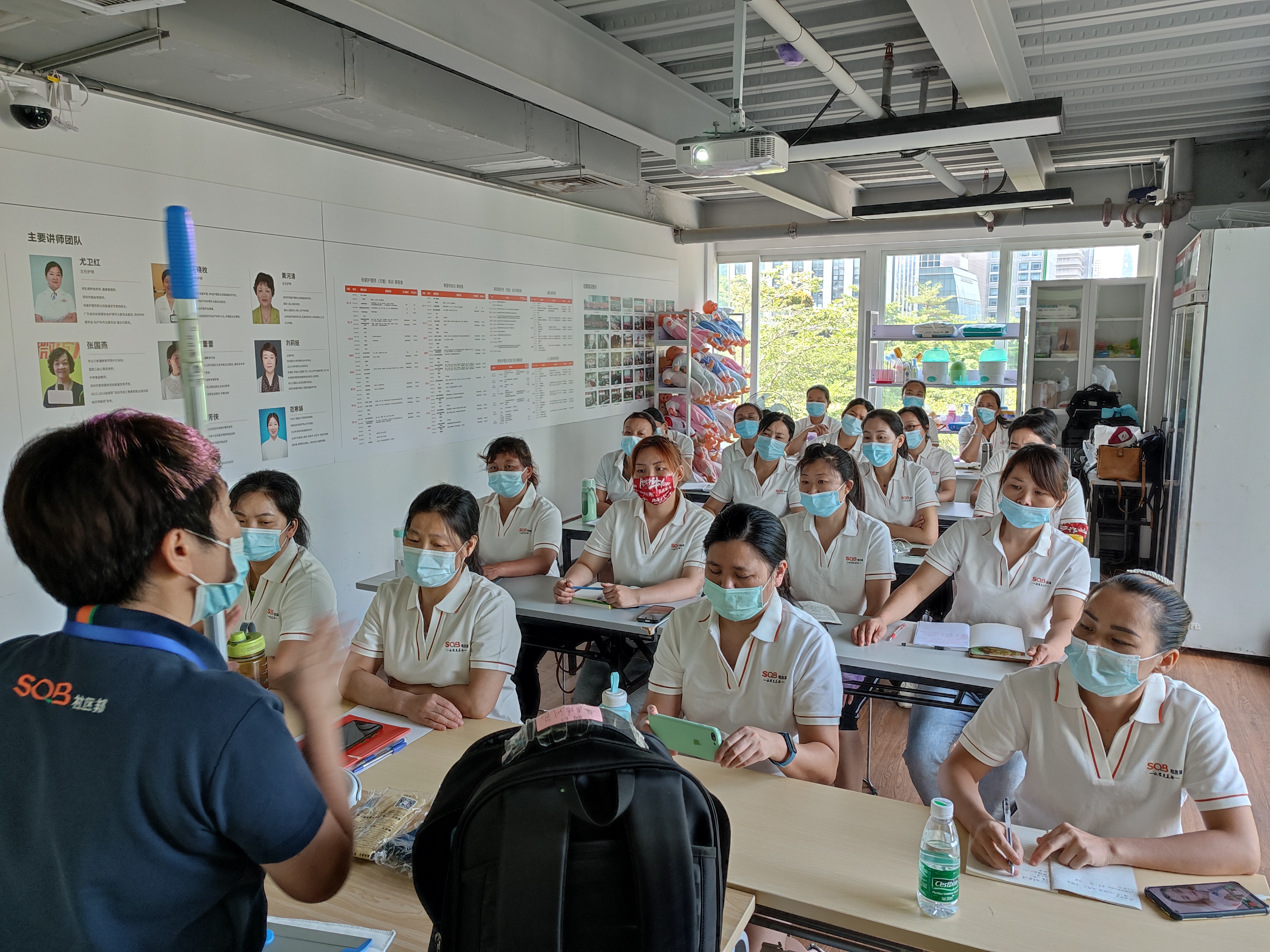 0元！插花茶藝、家務料理..公益回爐培訓！深圳的家政人有福啦！